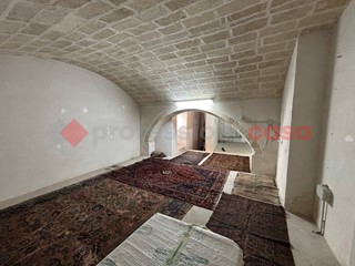 Negozio in Vendita a Taranto, 170'000&euro;, 103 m²
