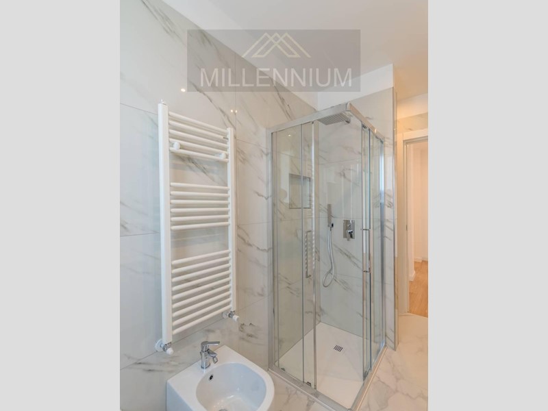 Quadrilocale in Affitto a Arona, 2'300€, 120 m², con Box