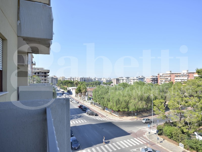 Quadrilocale in Affitto a Bari, 1'300€, 110 m², arredato