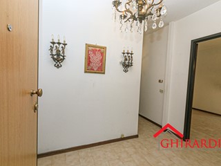 Appartamento in Vendita a Genova, zona Borzoli, 105'000&euro;, 84 m²