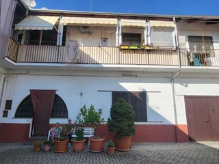 Quadrilocale in Vendita a Vercelli, 98'000€, 130 m², arredato