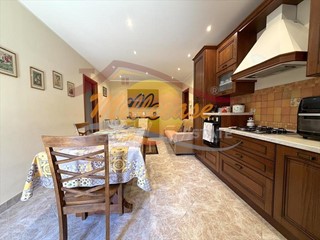 Villa in Vendita a Siracusa, zona Pizzuta, 210'000&euro;, 125 m²