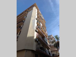 Appartamento in Vendita a Palermo, 105'000€, 93 m²