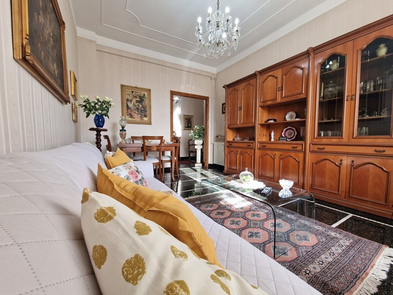 Appartamento in Vendita a Genova, zona Sestri Ponente, 139'000&euro;, 113 m²