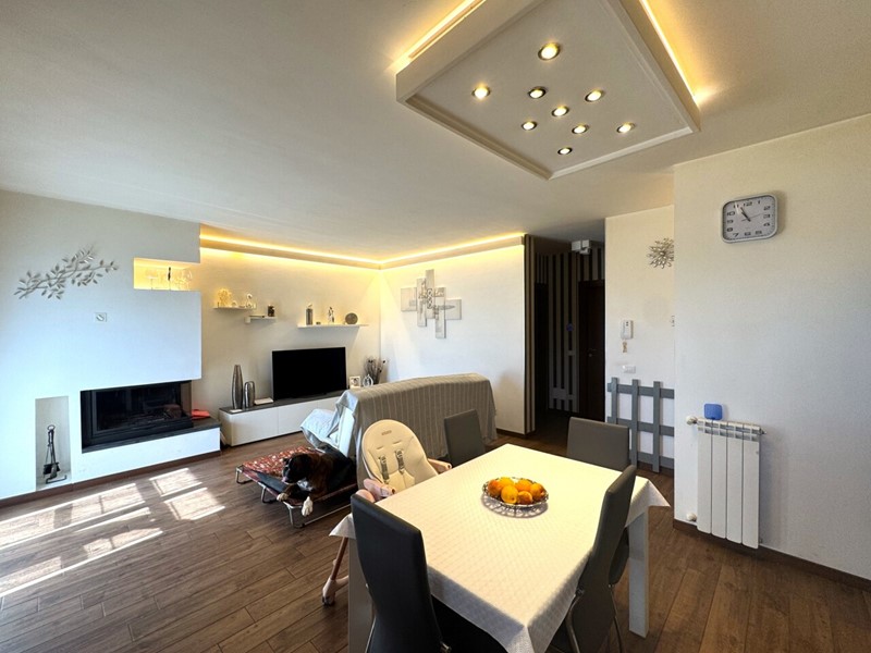 Trilocale in Vendita a Vernio, 189'000€, 85 m², con Box