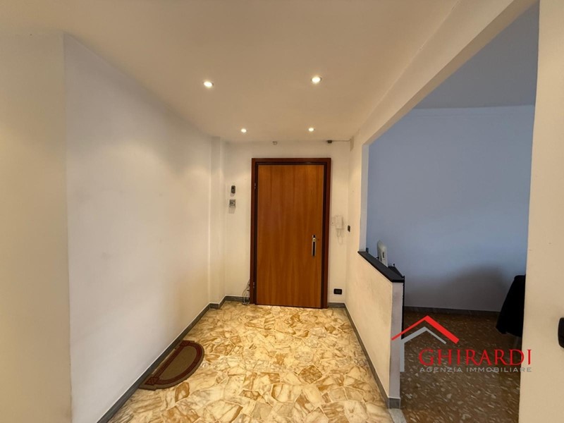 Appartamento in Affitto a Genova, zona Sestri Ponente, 700€, 102 m², arredato