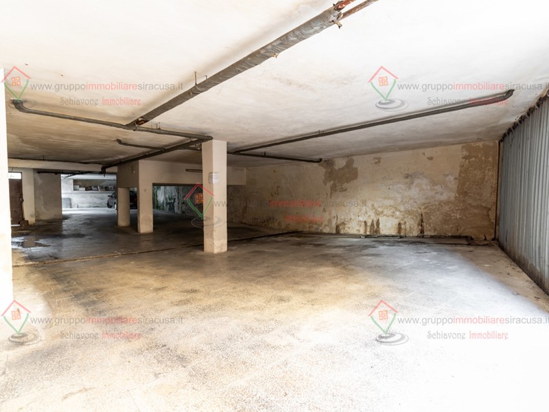 Box in Vendita a Melilli, 45'000&euro;, 220 m²