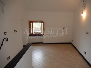 Casa Semi Indipendente in Vendita a Castiglione Chiavarese, zona Velva, 70'000&euro;, 60 m²