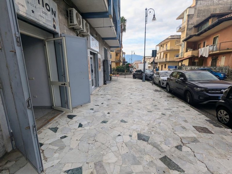 Negozio in Vendita a Boscoreale, 55'000&euro;, 50 m²