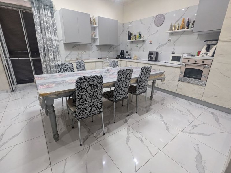Quadrilocale in Vendita a Torre Annunziata, 135'000&euro;, 160 m²