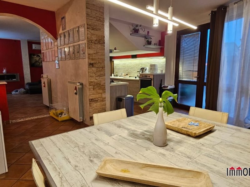 Appartamento in Vendita a Colle di Val D'Elsa, 270'000€, 125 m²