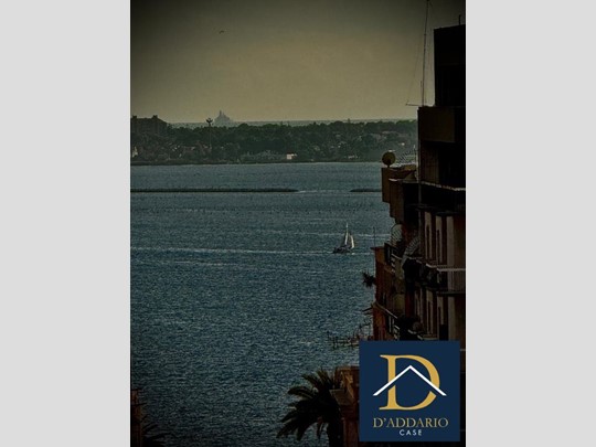 Appartamento in Vendita a Taranto, 385'000€, 260 m²