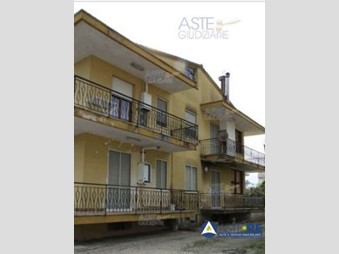 Magazzino in Vendita a Minturno, 63'000&euro;, 689 m²