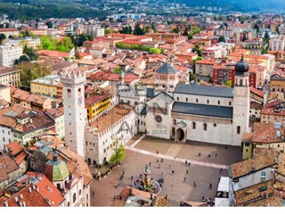 Appartamento in Affitto a Trento, 1'000€, 101 m²