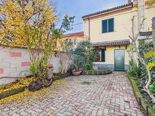 Casa Indipendente in Vendita a Alessandria, 129'000&euro;, 190 m²