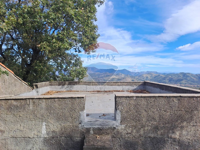 Casa Indipendente in Vendita a Linguaglossa, 47'000€, 50 m²