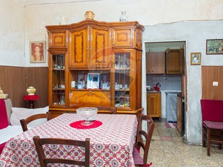 Casa Indipendente in Vendita a Catania, 49'000&euro;, 140 m²