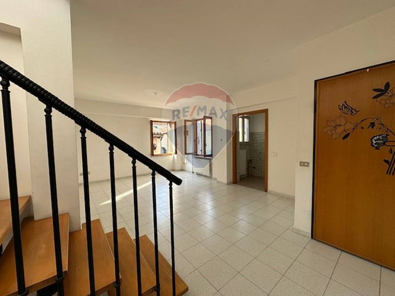 Appartamento in Vendita a Falconara Marittima, 120'000€, 126 m²