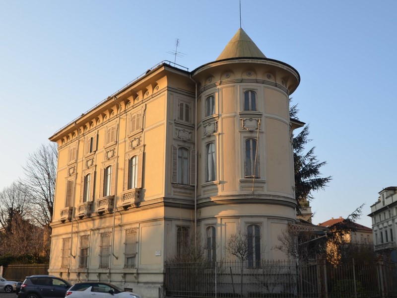 Appartamento in Affitto a Torino, 1250 m²