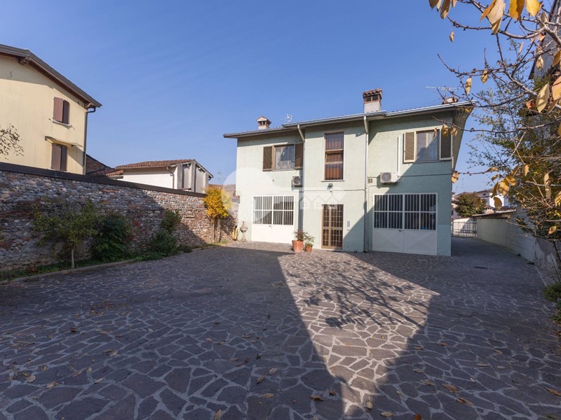 Trilocale in Vendita a Ghedi, 208'000&euro;, 153 m²