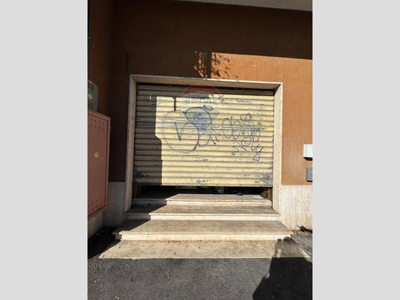 Immobile commerciale in Vendita a Cassino, 60'000&euro;, 23 m²
