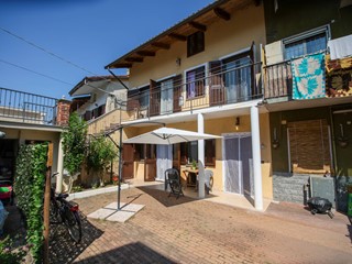 Casa Semi Indipendente in Vendita a Montanaro, 139'000&euro;, 130 m²