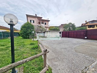 Quadrilocale in Vendita a Massarosa, 179'000€, 113 m²