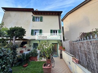 Casa Semi Indipendente in Vendita a Pietrasanta, 270'000&euro;, 60 m²