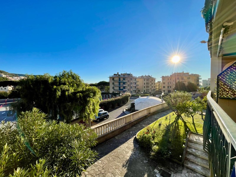 Quadrilocale in Vendita a Pietra Ligure, 278'000&euro;, 103 m²