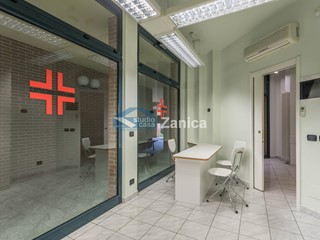 Negozio in Vendita a Bergamo, 210'000€, 60 m²