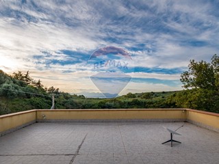 Villa in Vendita a Terrasini, 150'000€, 128 m²