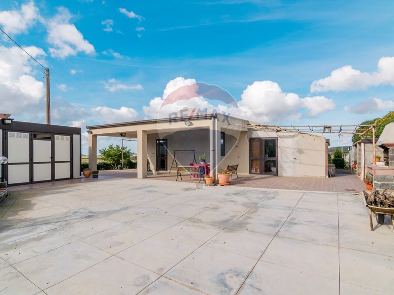 Villa in Vendita a Piazza Armerina, 120'000&euro;, 115 m²