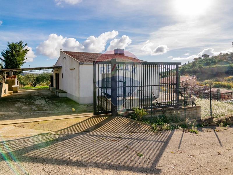 Villa in Vendita a Piazza Armerina, 45'000&euro;, 90 m²