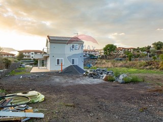 Trilocale in Vendita a Tremestieri Etneo, 500'000€, 150 m²