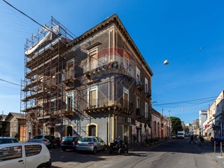 Appartamento in Vendita a Catania, 110'000€, 110 m²