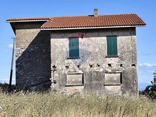 Rustico in Vendita a Benevento, 40'000€, 180 m²