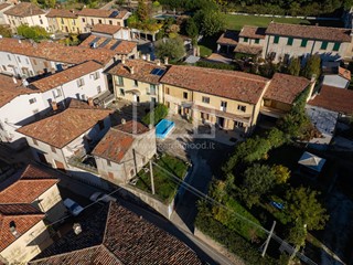 Casa Indipendente in Vendita a Cavriana, 320'000&euro;, 515 m²