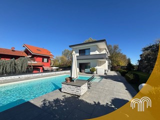 Villa in Vendita a Settimo Torinese, 869'000&euro;, 275 m²