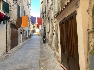 Magazzino in Vendita a Ventimiglia, 45'000&euro;, 30 m²