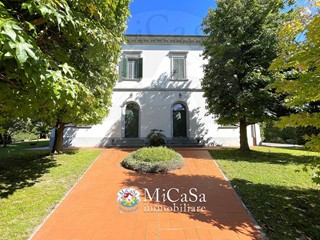 Quadrilocale in Vendita a Pisa, 200'000€, 155 m²