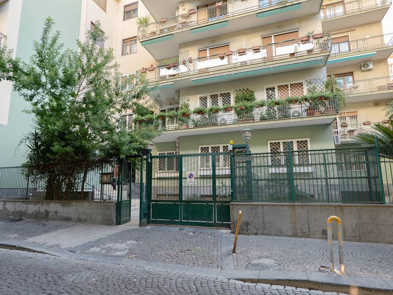 Quadrilocale in Vendita a Napoli, 450'000€, 92 m²