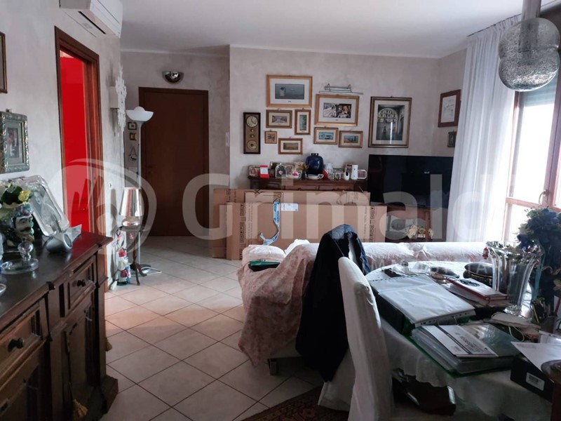 Trilocale in Vendita a Abbiategrasso, 200'000&euro;, 120 m²