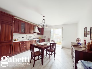 Appartamento in Vendita a Sant'Agata di Militello, 120'000€, 140 m²