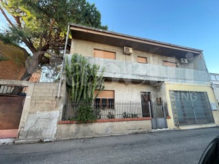 Casa Indipendente in Vendita a Terralba, 139'000€, 230 m²