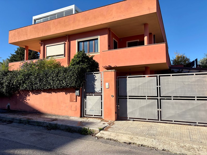 Casa Indipendente in Vendita a Usini, 249'000&euro;, 157 m², arredato