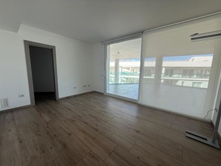 Ufficio in Vendita a Cagliari, 168 m²