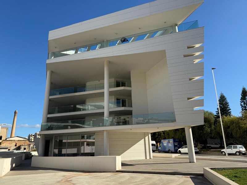 Ufficio in Affitto a Cagliari, 168 m²