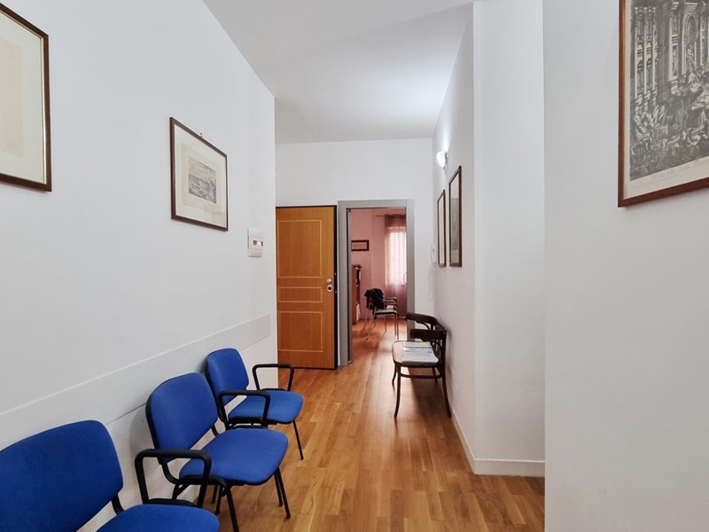 Ufficio in Affitto a Caserta, 650&euro;, 60 m²