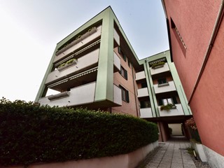 Trilocale in Vendita a Varedo, 202'000&euro;, 100 m², con Box