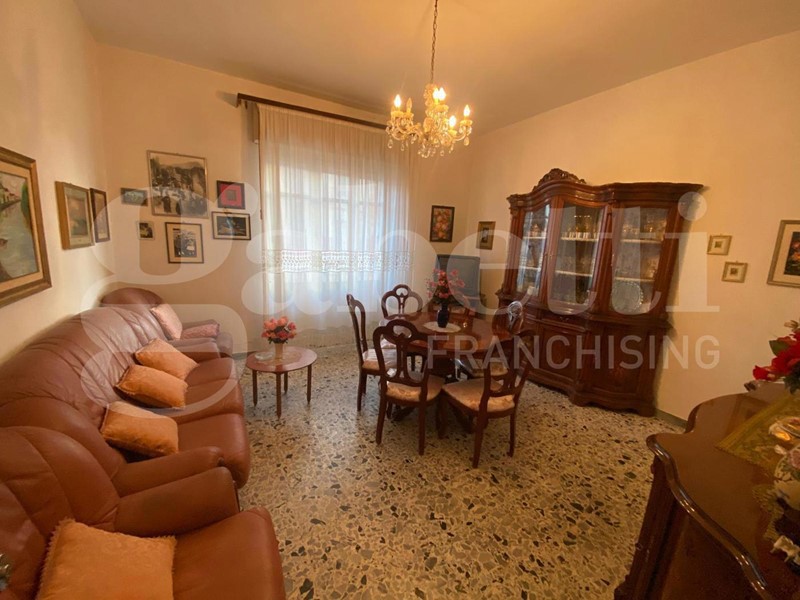 Trilocale in Vendita a Oristano, 140'000€, 147 m²